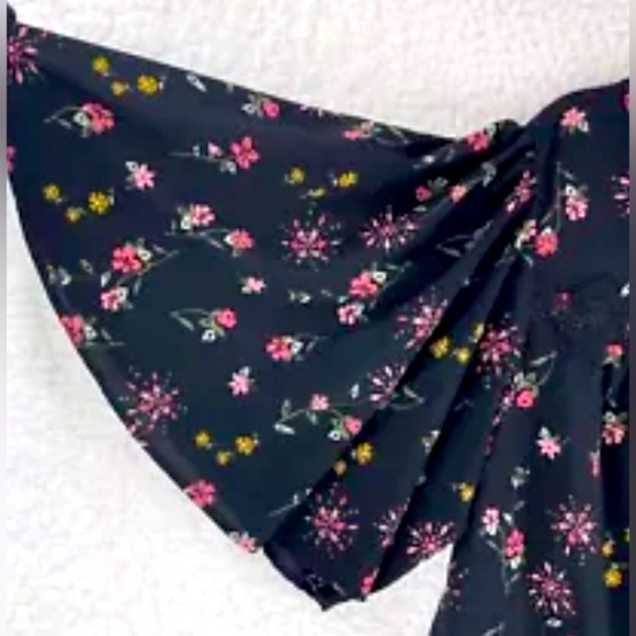 Lane Bryant Top with Flared Flutter Sleeves and Crochet Detail Black Floral 14 - Picture 5 of 13